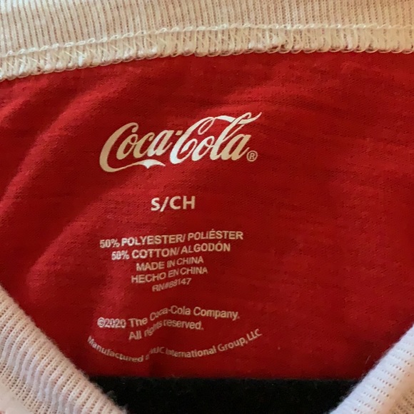red coca cola t shirt - Picture 3 of 3